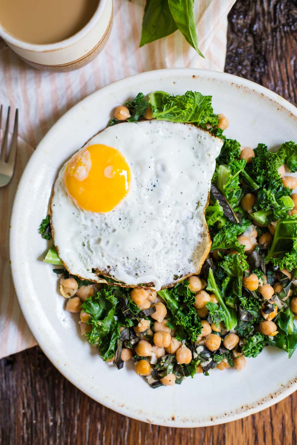 Chickpea and Kale breakfast skillet-1